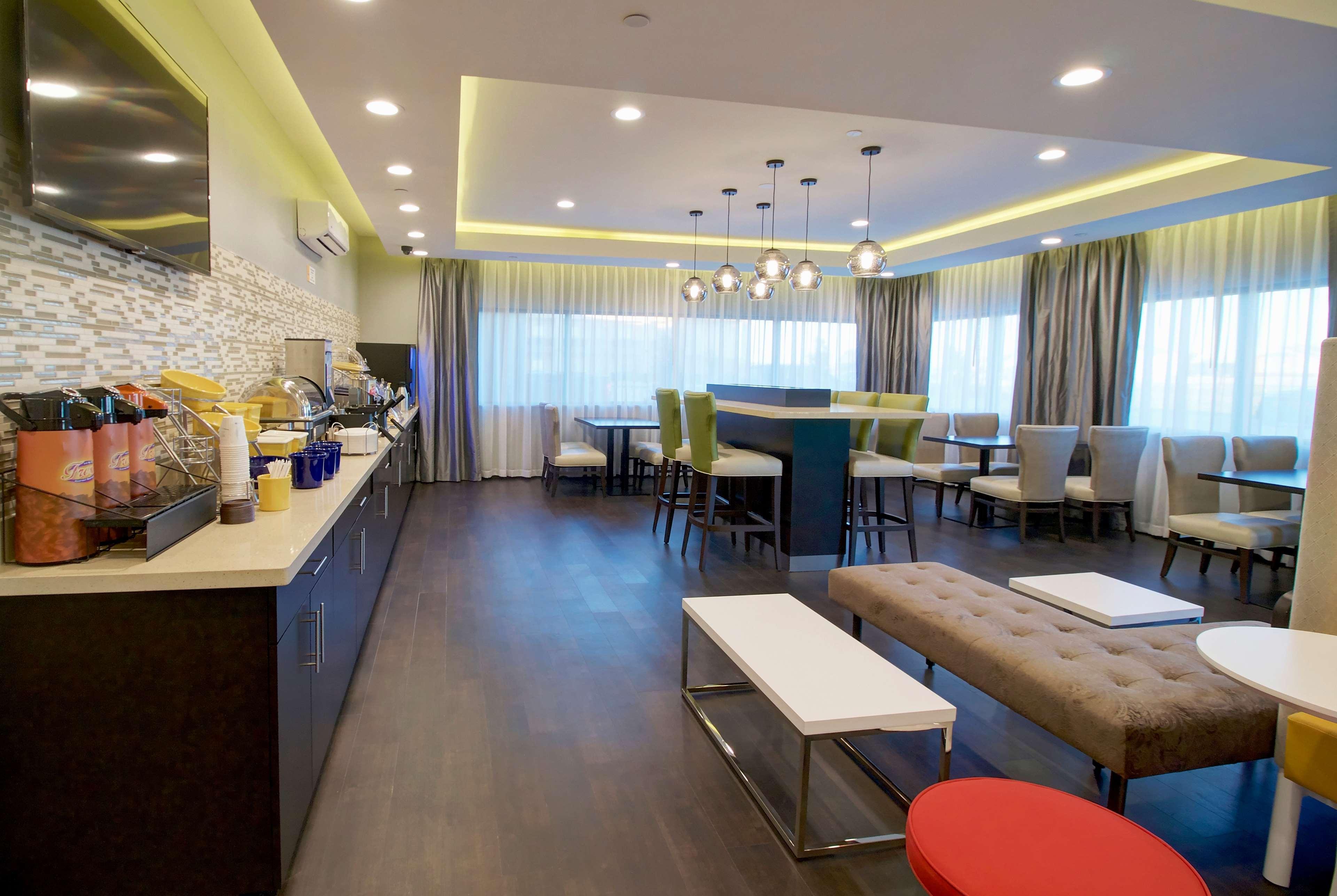 Days & By Wyndham Hotel Port Arthur