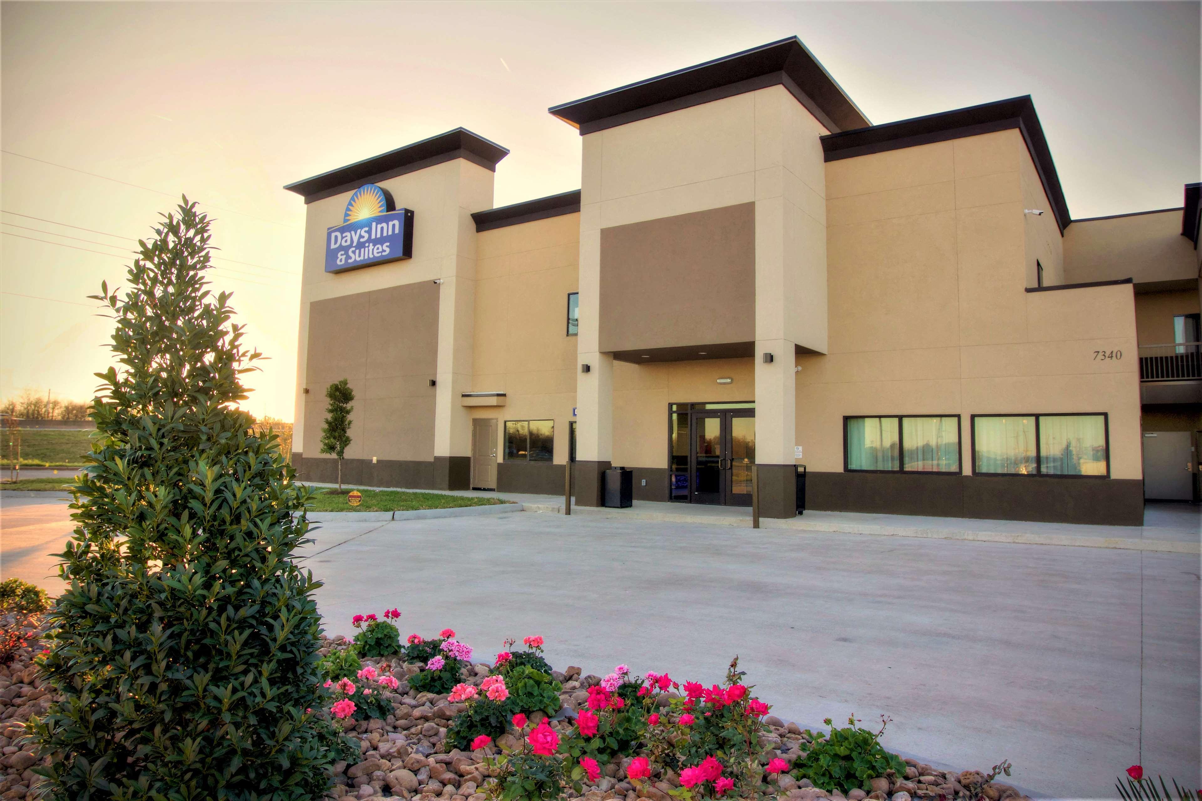 Hotel Days & By Wyndham